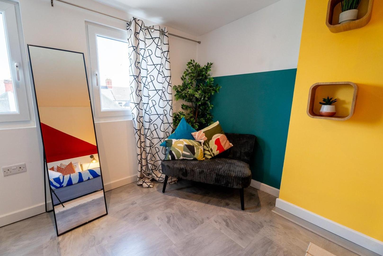 Getaway - Center - Free Parking Apartment